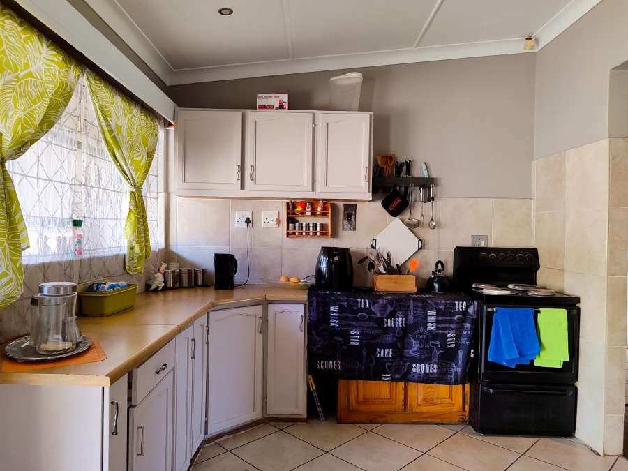 5 Bedroom Property for Sale in Songloed North West